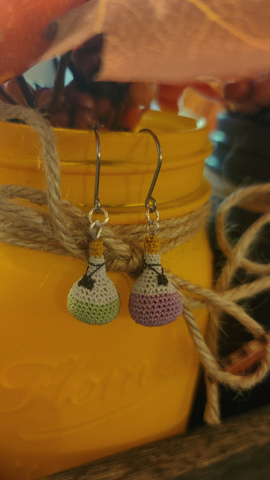 *Microcrochet Potion Bottles
